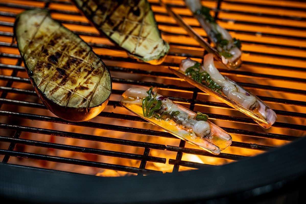 Yakiniku BBQ Kamado 19" Large – Zwart Keramisch – Ø 56 cm