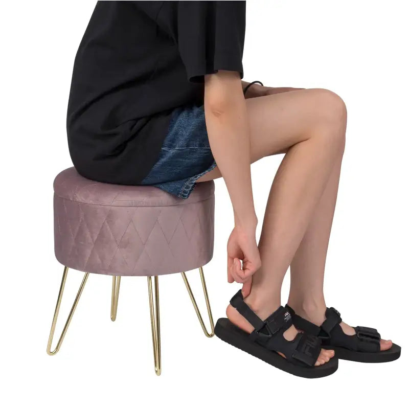 Fluwelen Poef met Opbergruimte – Met Gouden Onderstel – 31.5x31.5x36 cm – Stabiel en Comfortabel